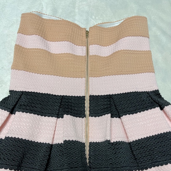 Luna Louisa Bandage Dress - Picture 5 of 10